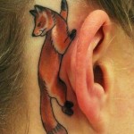 tatuagens femininas na orelha