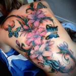 fotos de tatuagens femininas nas costas