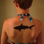 Descubra qual o significado de fazer uma tatuagem de tubarão